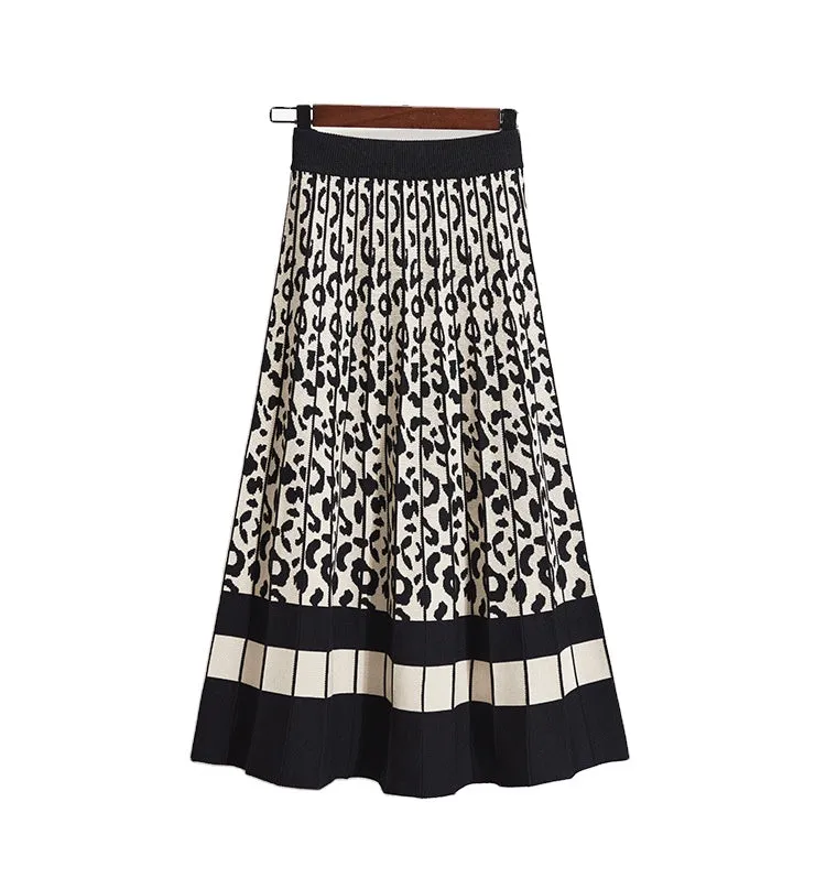 Monochrome Knitted Skirt