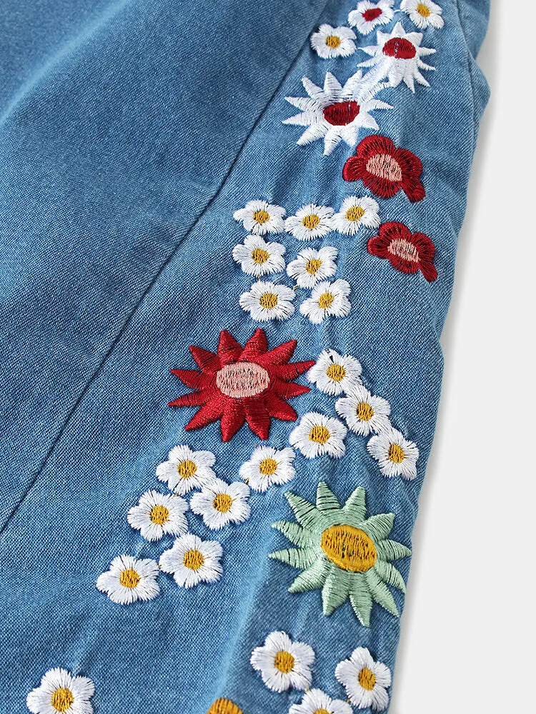 Women Floral Embroidery Stylish Casual Bell-Bottom Jeans With Pockets